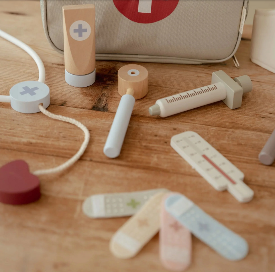 Little Dutch Doctor's Bag Playset WoKado